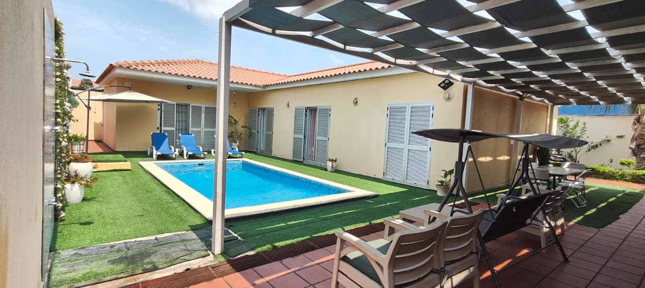 Vivenda Moderna no condomínio do patriota